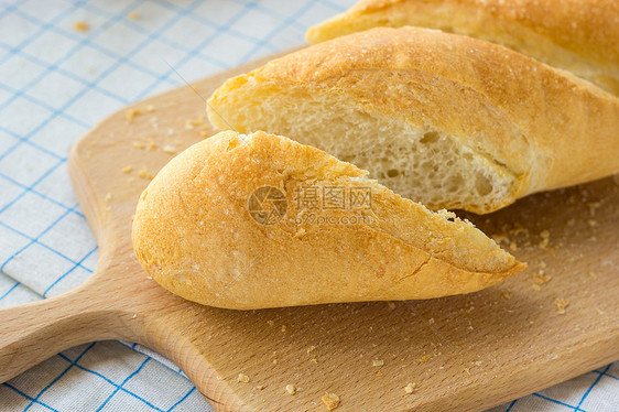 长法棍面包图片