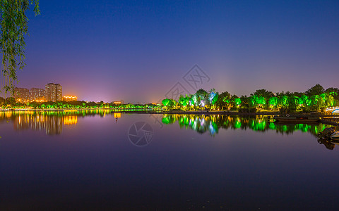 济南大明湖夜景图片