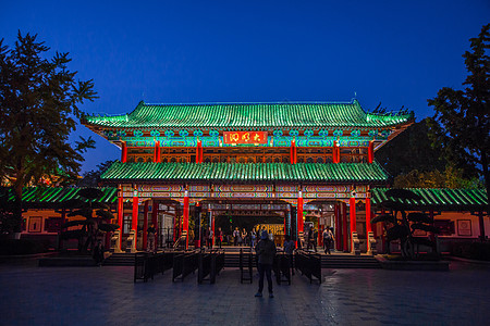 济南大明湖夜景背景图片