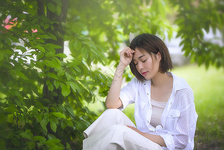 田园小清新美女踏青女孩背景