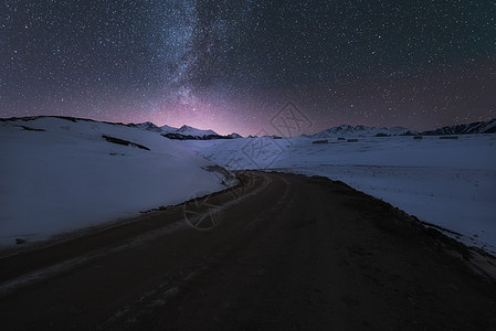 缤纷夜景星空马路高清图片