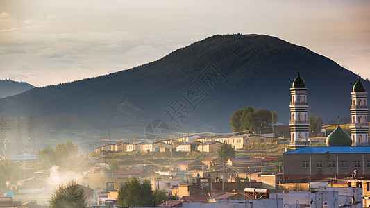 祁连草原祁连县牛心山晨曦背景