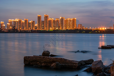 集美新城夜景海滩慢门图片