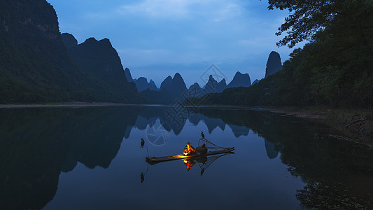 兴坪古镇漓江渔火背景