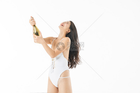 泳装美女喝香槟图片