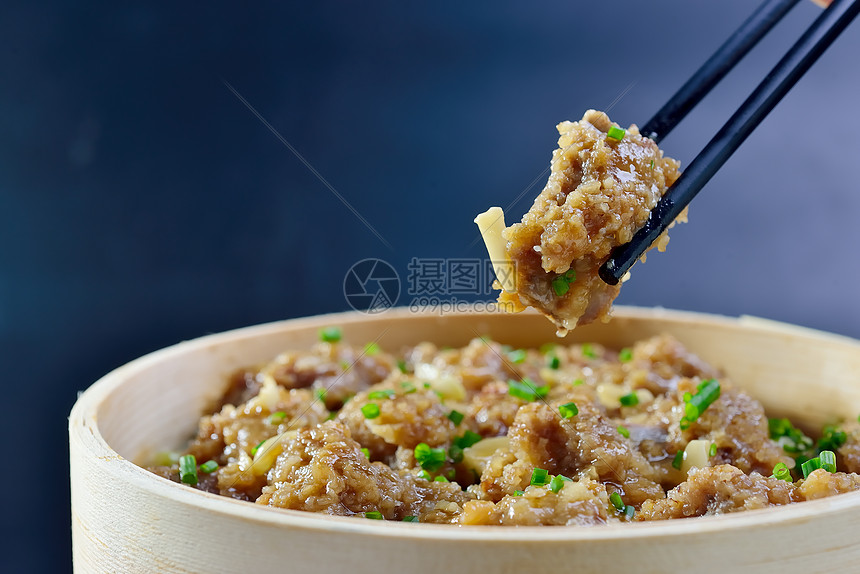 广式芋艿蒸排骨 图片