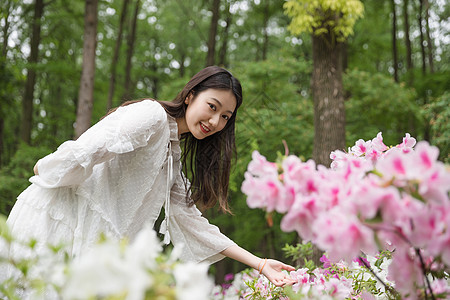 青春美女郊游图片