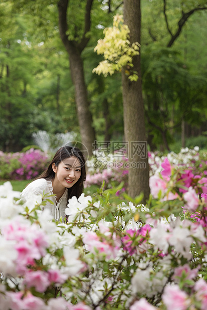 青春美女郊游图片