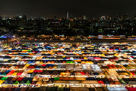 曼谷拉差达夜市高清图片