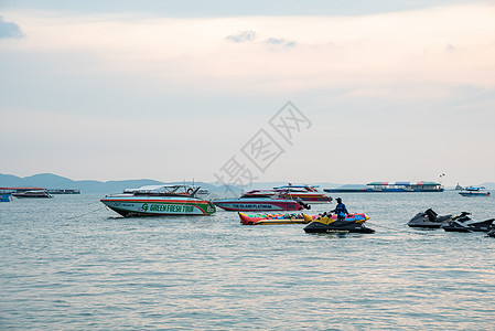 海上摩托艇图片