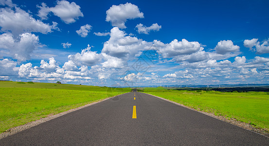 公路风景美丽草原的夏季风景背景