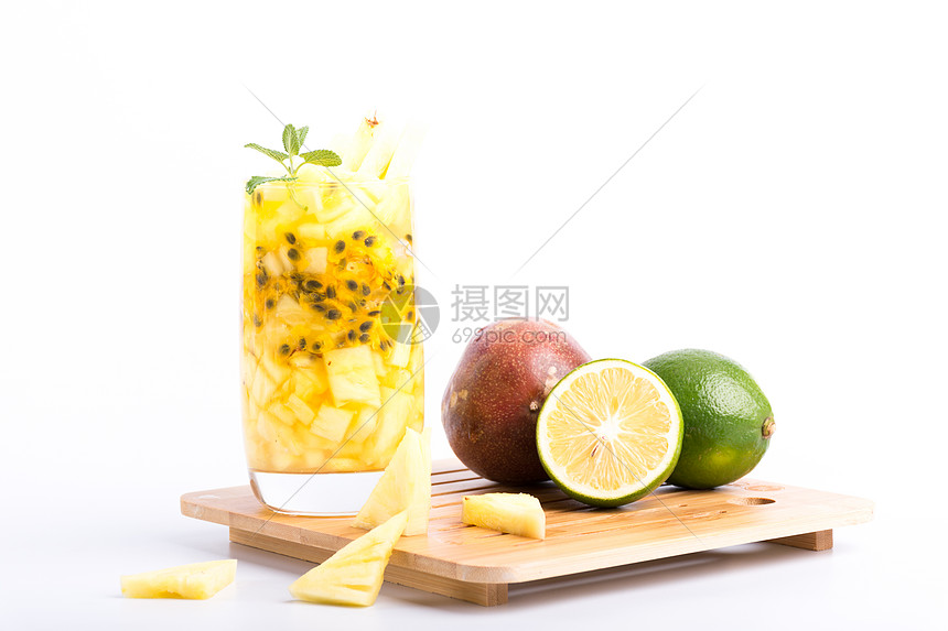 百香果菠萝水果饮料图片