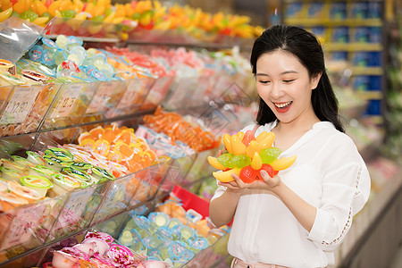 美女超市购物图片