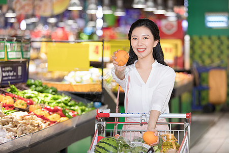 美女超市购物图片