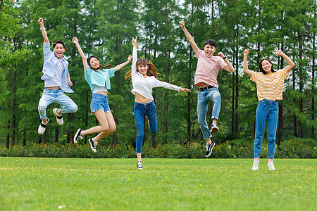 年轻跳跃青年大学生户外娱乐背景