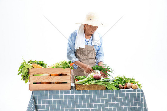 菜农整理蔬菜图片