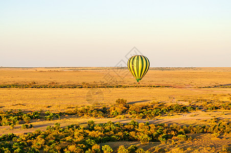 航拍非洲热气球背景图片