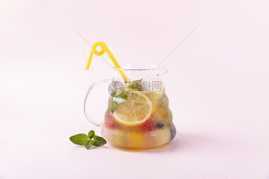 夏季水果冰饮图片
