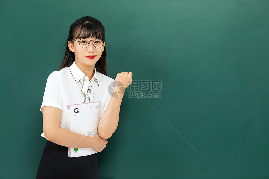 年轻女性教师形象