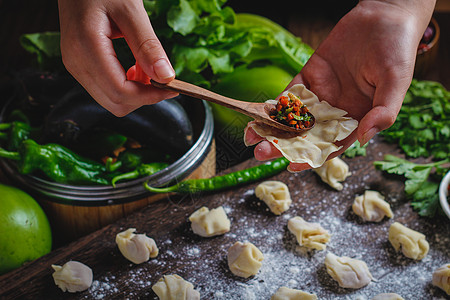 手工包云吞包馄饨炸云吞高清图片