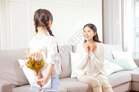 送花给妈妈女儿给妈妈送花背景