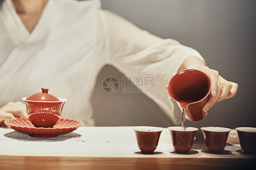 女性泡茶师图片