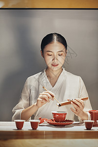 女性泡茶师图片