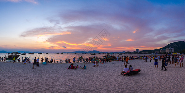 海边人群广东省惠州市巽寮湾景区海边风光背景