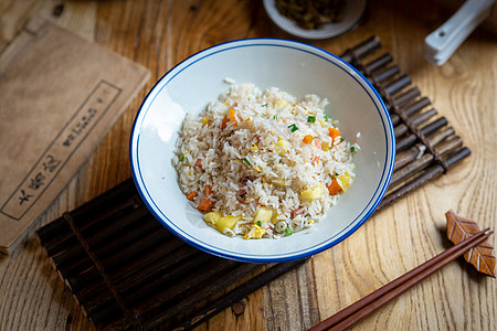 炒饭美食菠萝炒饭高清图片