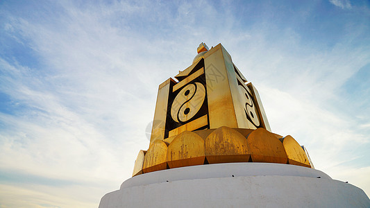 蒙古国白塔象征图片
