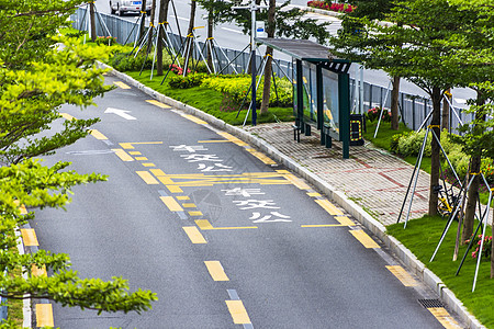 城市公交车站背景高清图片