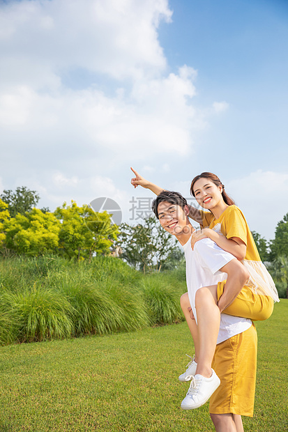 男生背女生图片