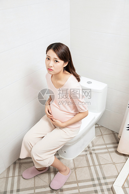 孕妇呕吐图片