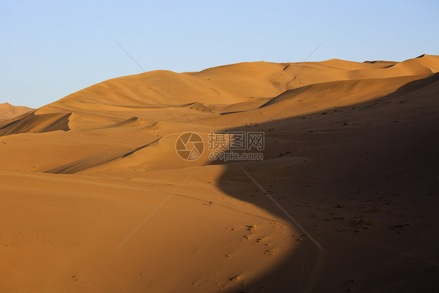 鸣沙山月牙泉图片