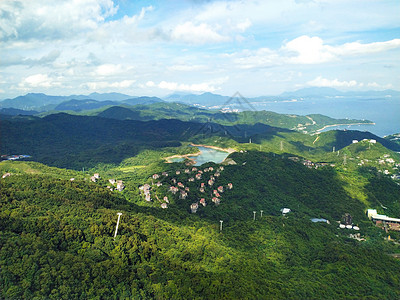 山间小村庄山顶别墅高清图片