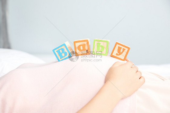 孕妇肚子字母图片