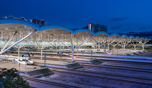 深圳龙华深圳北站高铁站台夜景背景