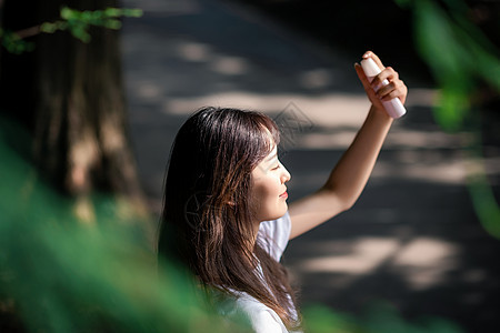 女孩防晒喷雾图片