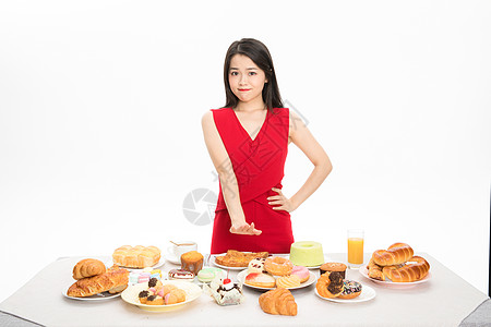 美女抵挡美食诱惑图片