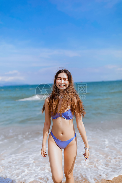 海边美女图片