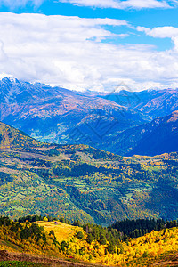 高加索山区秋色图片
