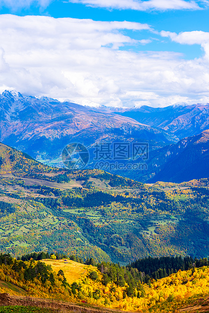 高加索山区秋色图片