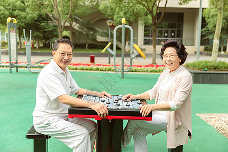 老年人下棋图片