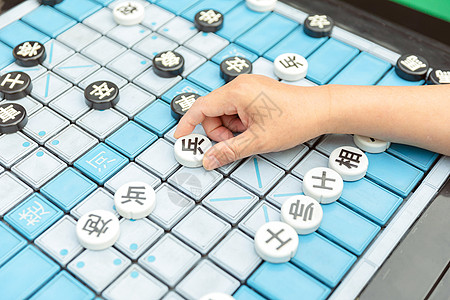 老年人下棋特写背景图片