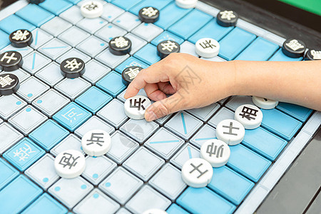 老年人下棋特写背景图片