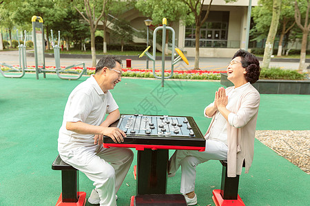 白发模特老年人下棋背景