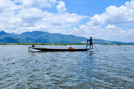 缅甸茵莱湖的捕鱼人图片