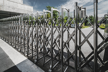 复旦大学校门小区电动伸缩推拉门背景