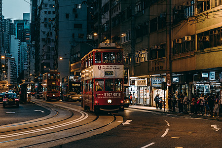 港式炒饭香港街头的叮叮车背景