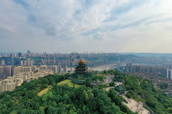 山城重庆鸿恩寺山顶俯瞰城市图片